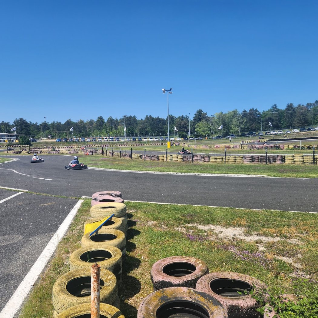 Sens Espaces Karting SARL 3